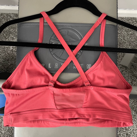 gymshark bra, size L. only worn 3x - Picture 2 of 3